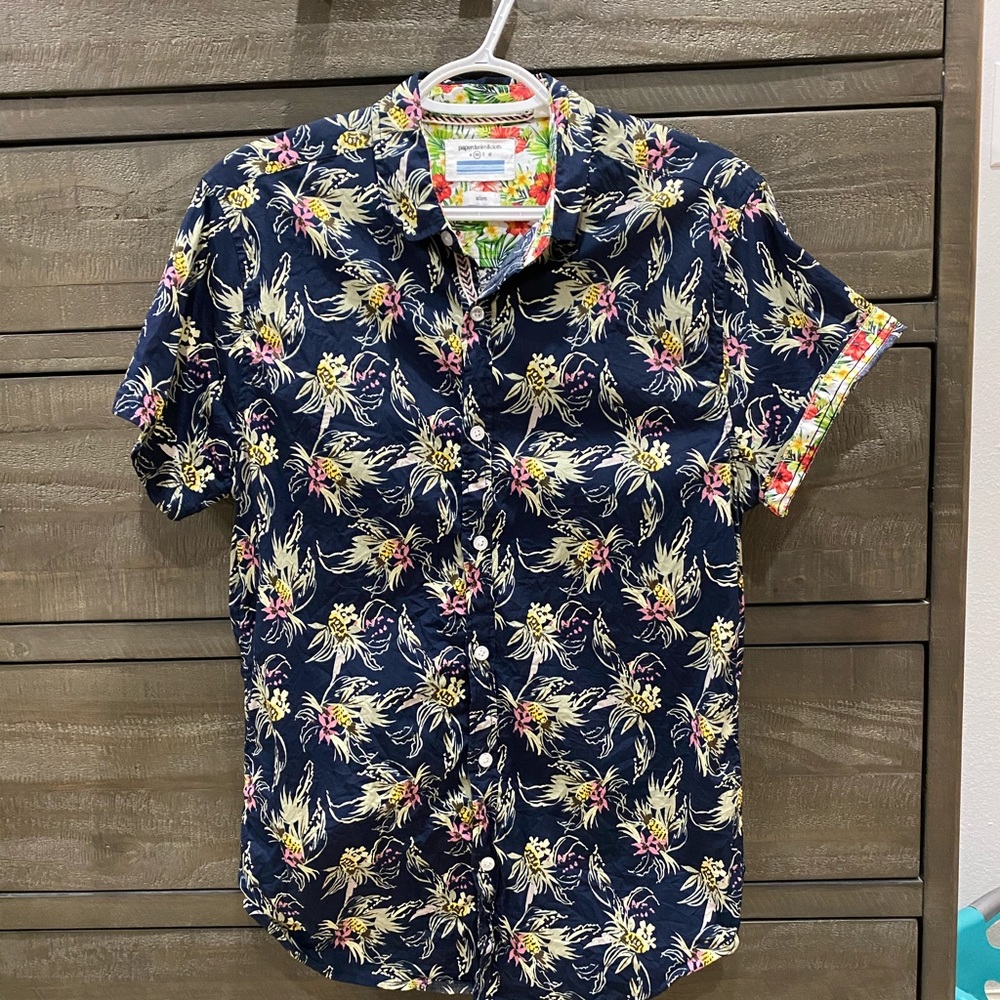 Men’s short sleeve button up